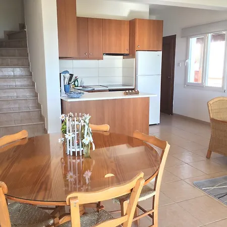 Serenity Beach House Surfer Haven Vakantiehuis Larnaca