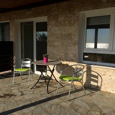 Serenity Beach House Surfer Haven Vakantiehuis Larnaca
